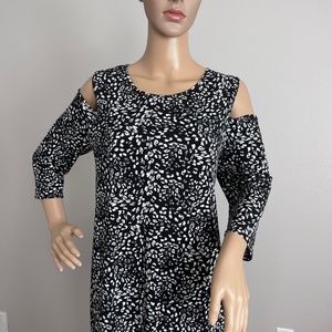 Vince Camuto Cold Shoulder Print Top size M